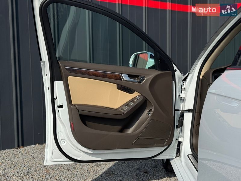 Седан Audi A4 2013 в Луцьку