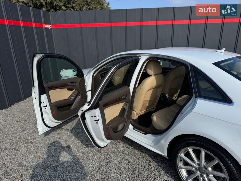 Седан Audi A4 2013 в Луцьку