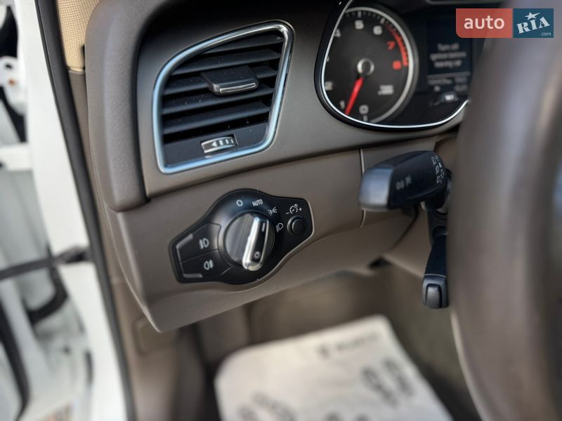 Седан Audi A4 2013 в Луцьку