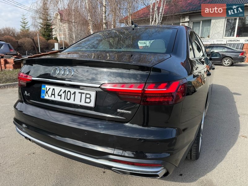 Седан Audi A4 2022 в Києві