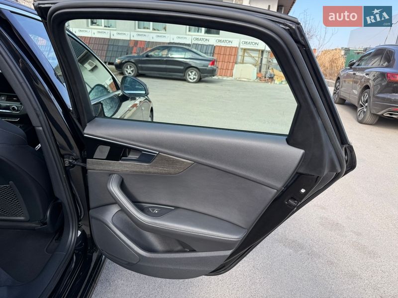 Седан Audi A4 2022 в Києві
