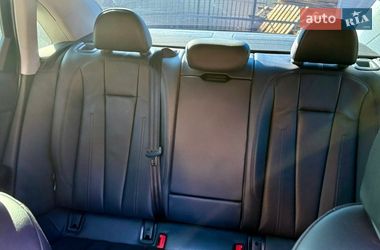 Седан Audi A4 2017 в Киеве