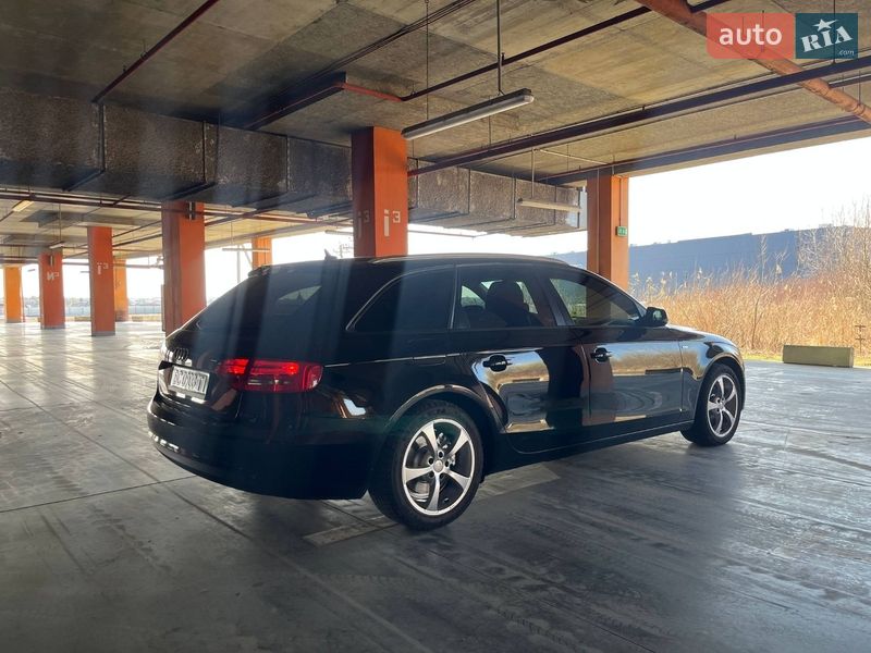 Универсал Audi A4 2012 в Львове