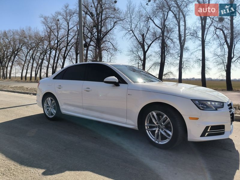 Седан Audi A4 2016 в Ромнах