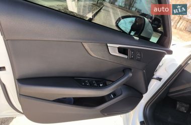 Седан Audi A4 2016 в Ромнах