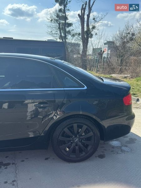 Седан Audi A4 2011 в Львове