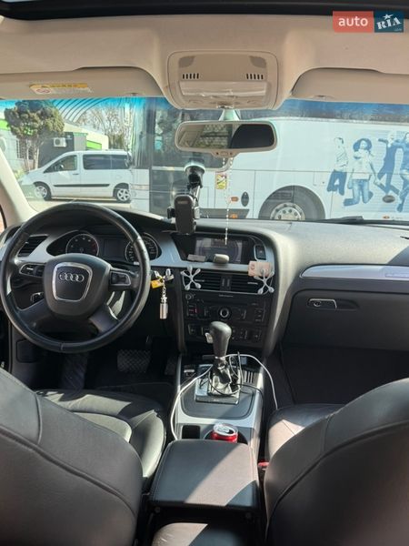 Седан Audi A4 2011 в Львове