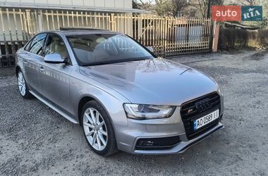 Седан Audi A4 2014 в Мукачево