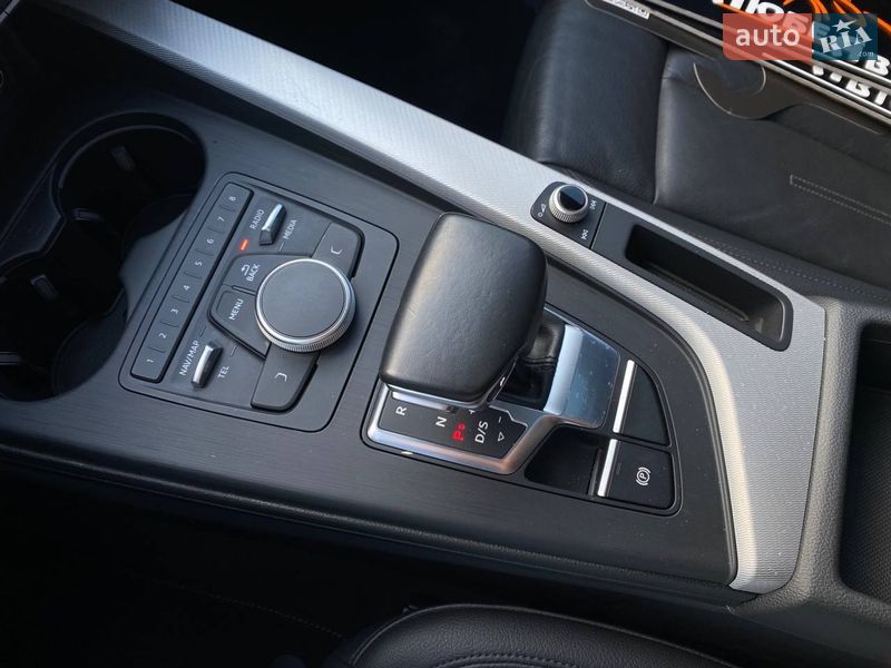 Седан Audi A4 2018 в Львове