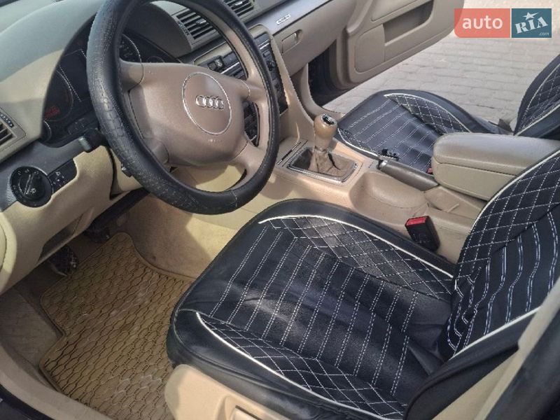Универсал Audi A4 2004 в Новояворовске