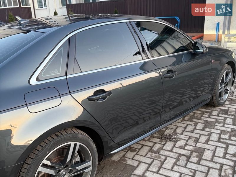 Седан Audi A4 2016 в Ромнах