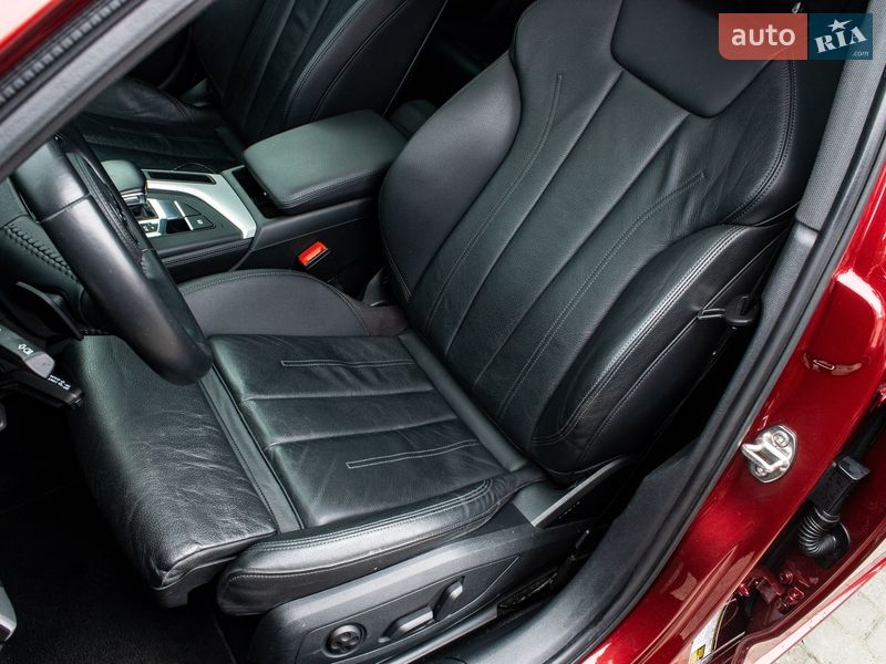 Седан Audi A4 2019 в Львові