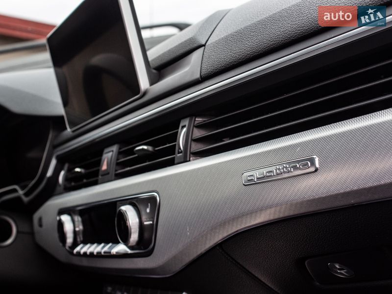 Седан Audi A4 2019 в Львові