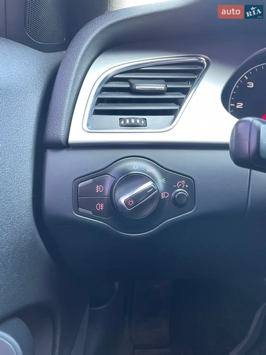 2011 Audi A4 - мініатюра 29