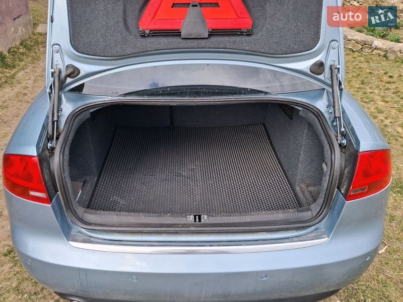 Седан Audi A4 2006 в Ямполе