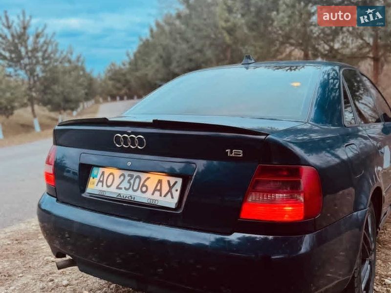 Седан Audi A4 2000 в Львові