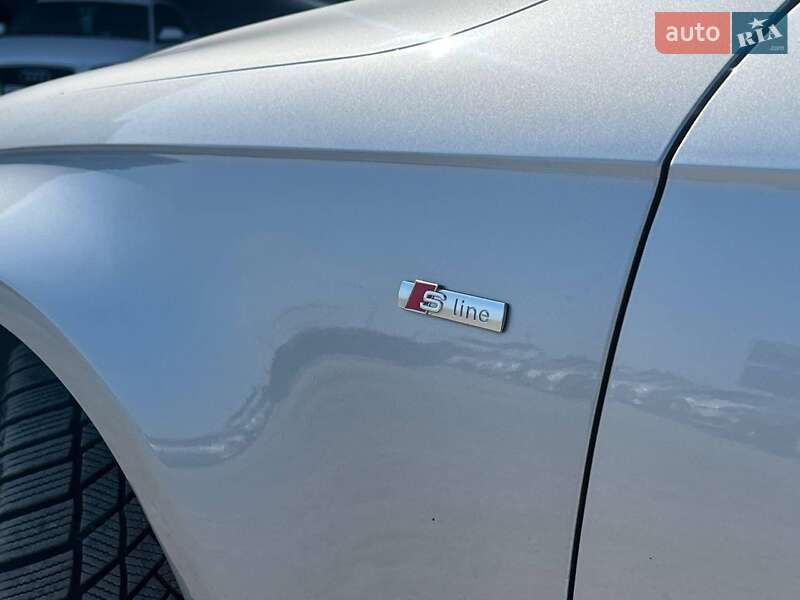 Седан Audi A4 2014 в Львове