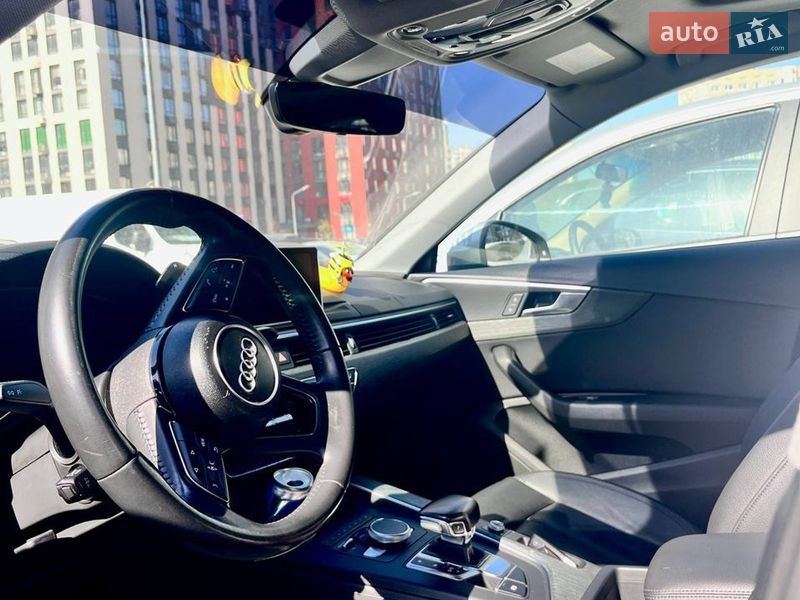 Седан Audi A4 2018 в Киеве