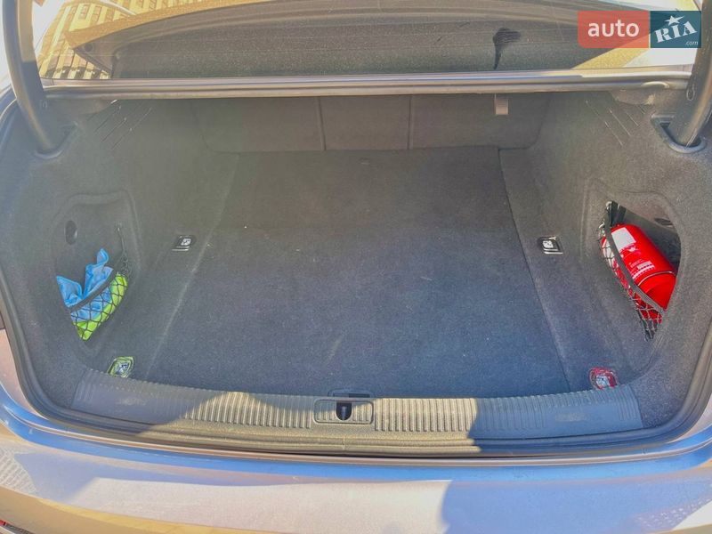 Седан Audi A4 2018 в Киеве