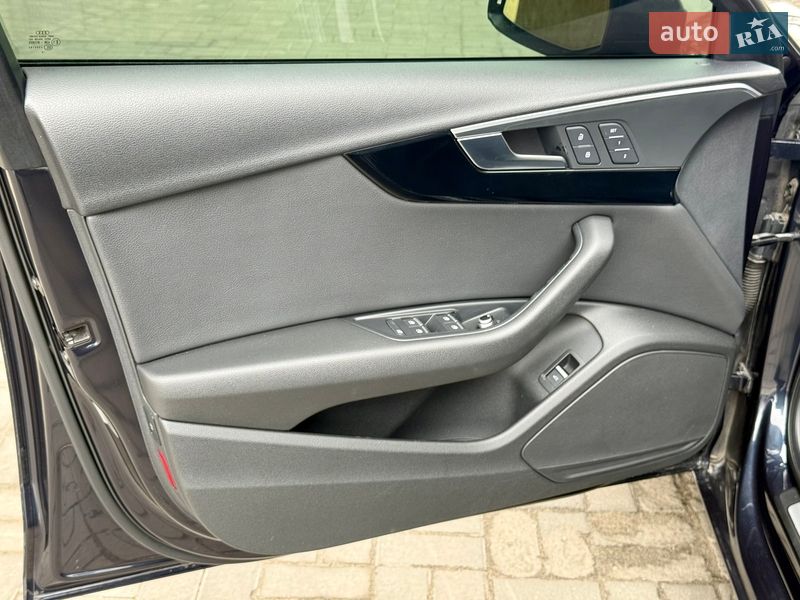 Седан Audi A4 2016 в Дніпрі