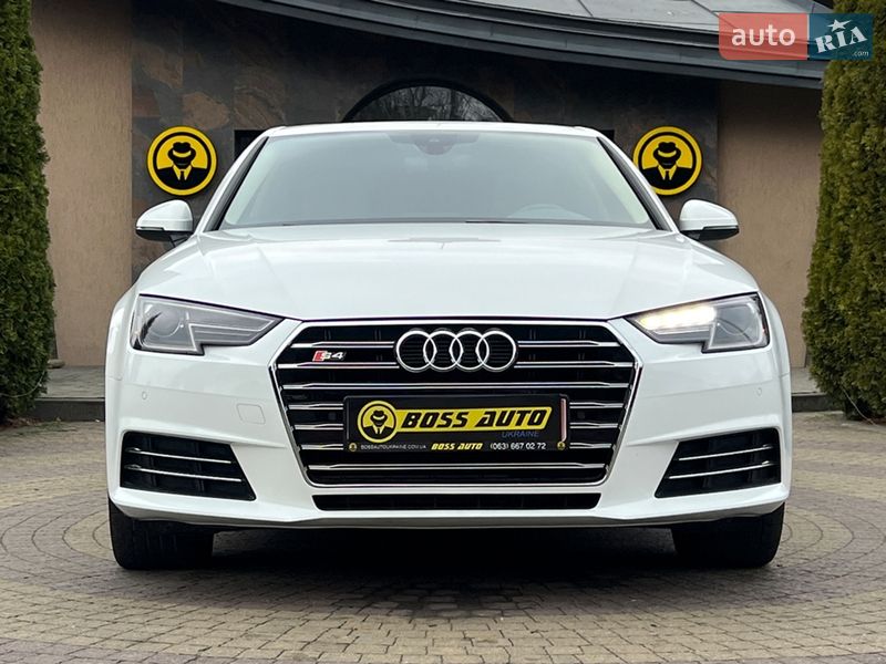 Седан Audi A4 2017 в Львові