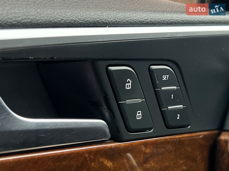 Седан Audi A4 2017 в Львові