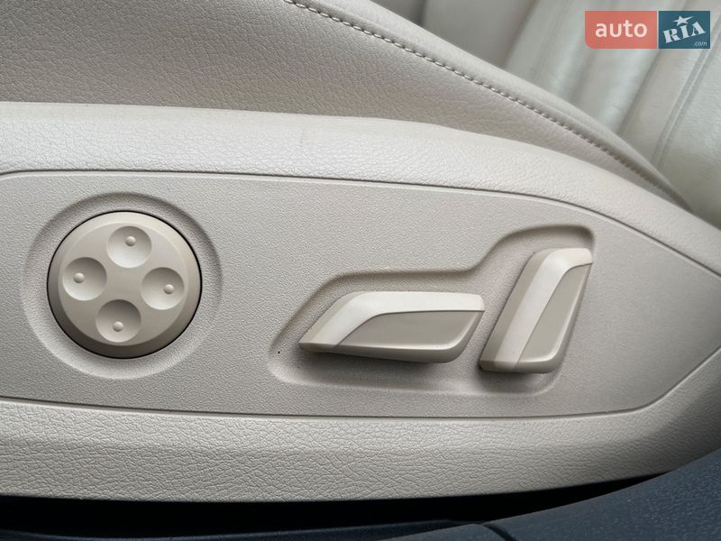 Седан Audi A4 2017 в Львові