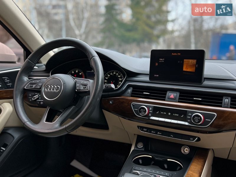 Седан Audi A4 2017 в Львові