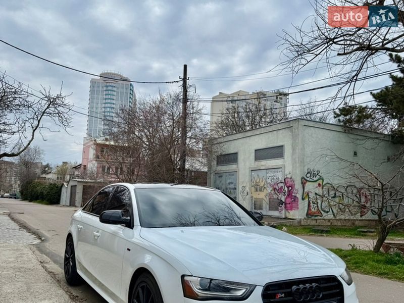 Седан Audi A4 2015 в Одессе