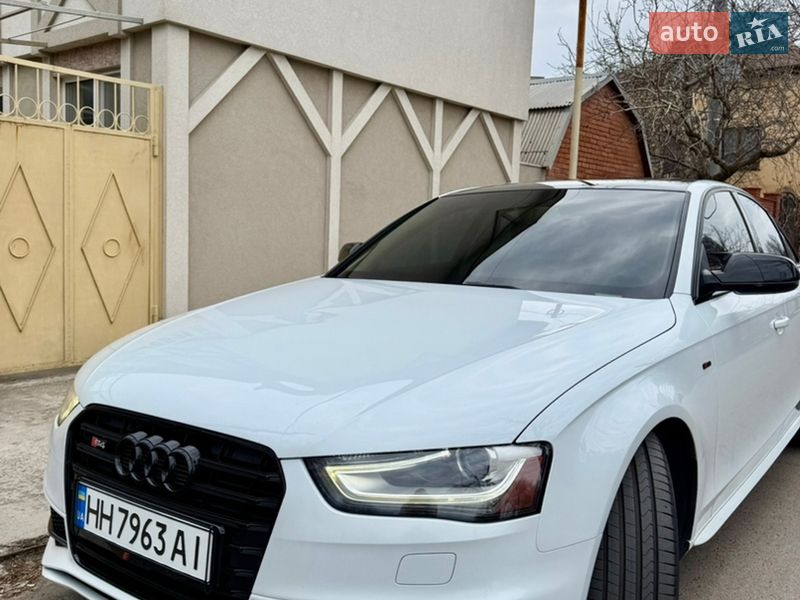 Седан Audi A4 2015 в Одесі