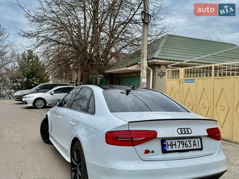 Седан Audi A4 2015 в Одесі