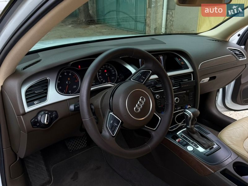 Седан Audi A4 2015 в Одесі