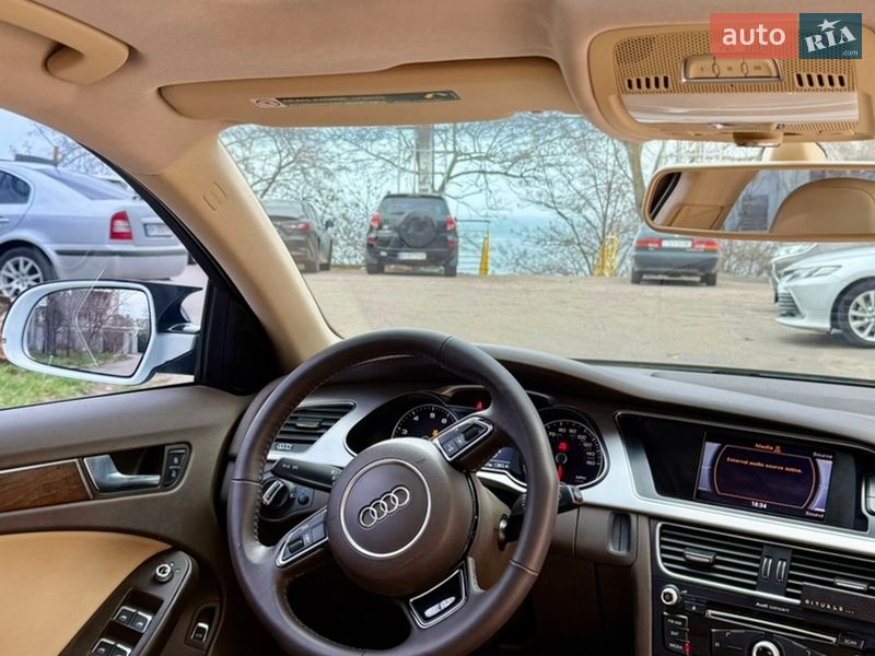 Седан Audi A4 2015 в Одессе