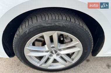 Седан Audi A4 2017 в Чернигове