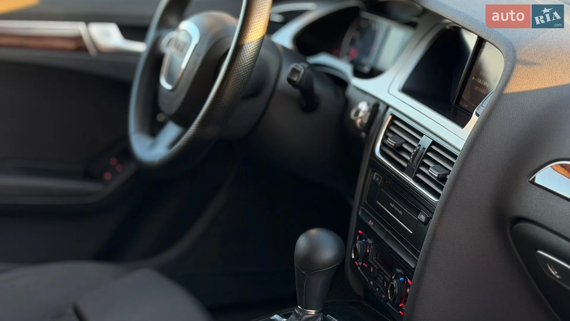 2011 Audi A4 - мініатюра 47
