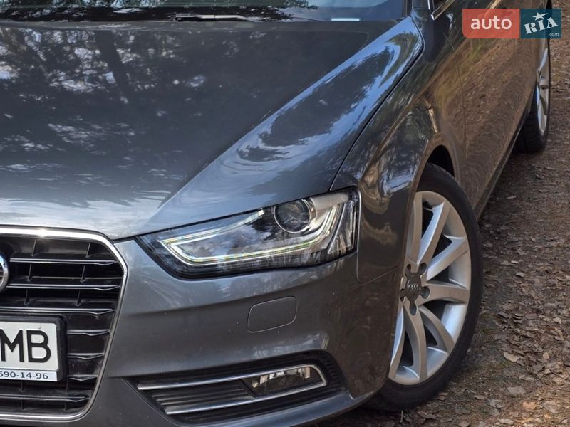 Седан Audi A4 2013 в Києві