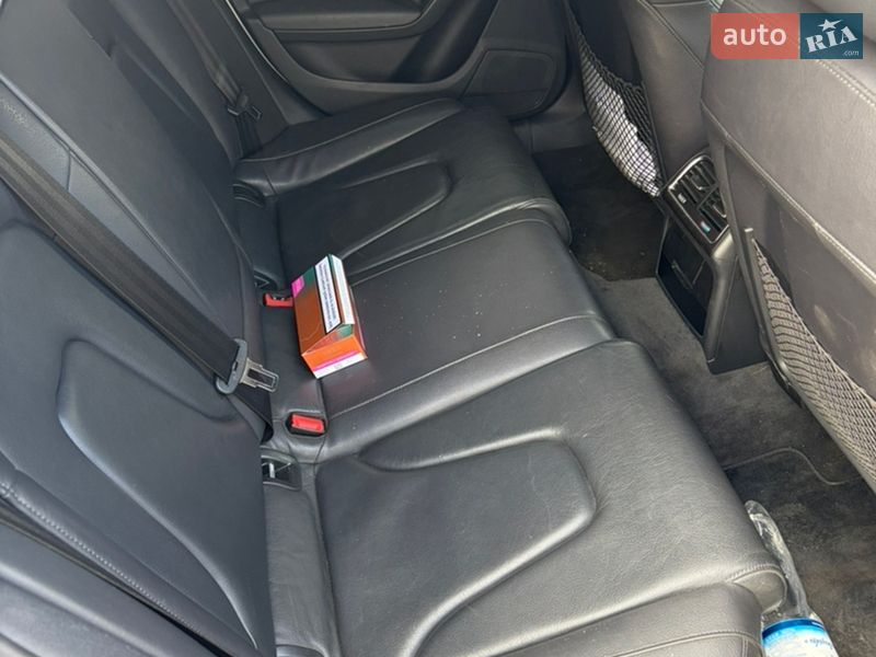 Седан Audi A4 2011 в Шполі