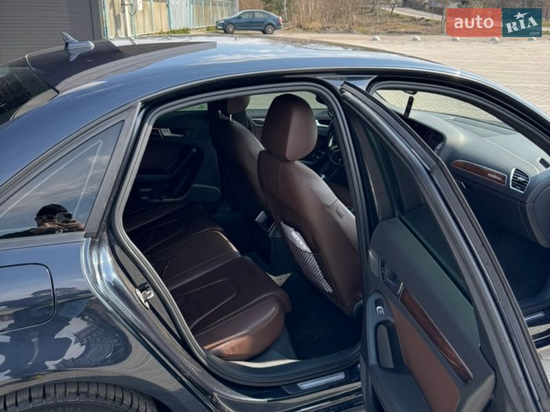 Седан Audi A4 2014 в Шептицькому