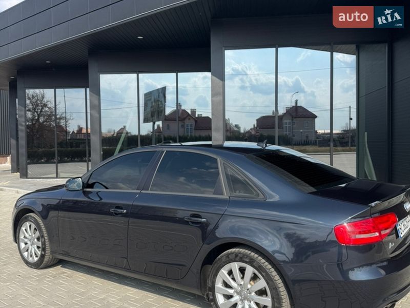 Седан Audi A4 2014 в Шептицькому