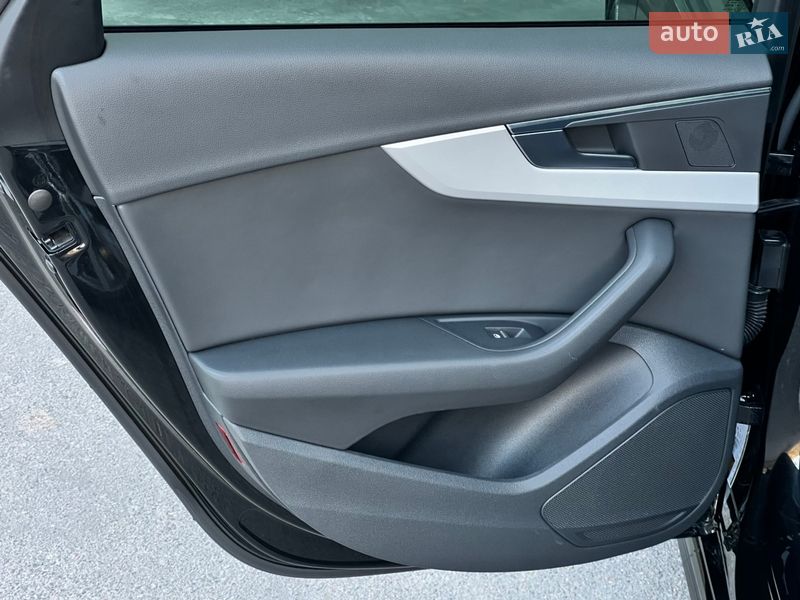 Седан Audi A4 2021 в Києві