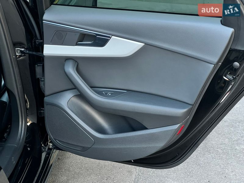 Седан Audi A4 2021 в Києві