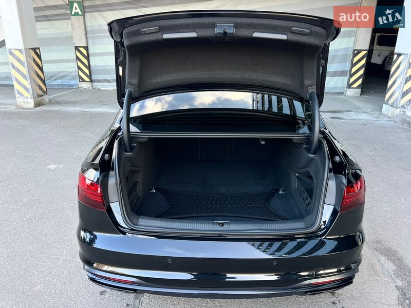 Седан Audi A4 2021 в Києві