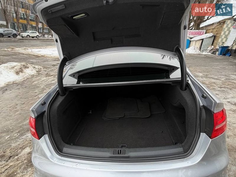 Седан Audi A4 2015 в Києві