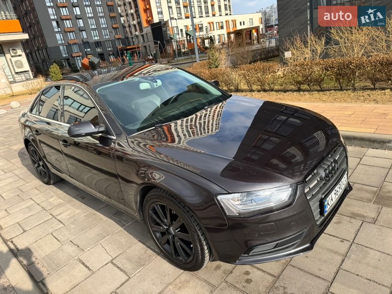 Седан Audi A4 2013 в Києві