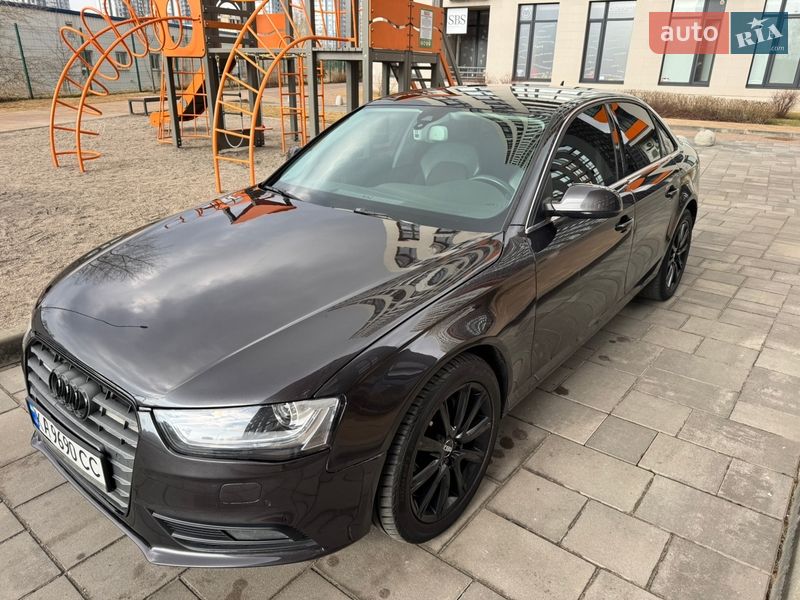 Седан Audi A4 2013 в Києві