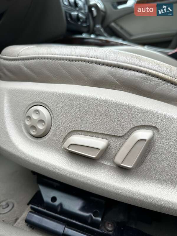 Седан Audi A4 2011 в Дунаївцях