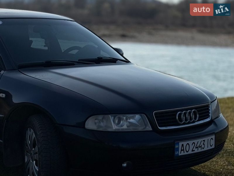 Седан Audi A4 2000 в Хусте