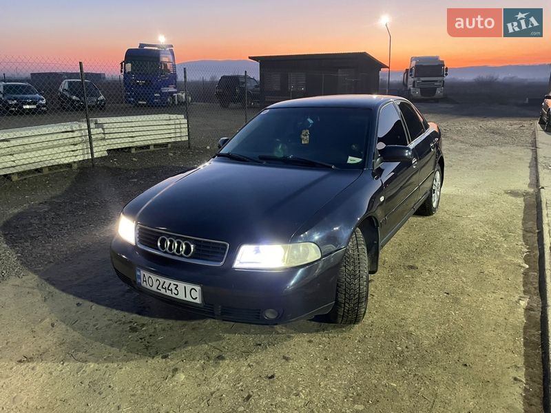 Седан Audi A4 2000 в Хусте