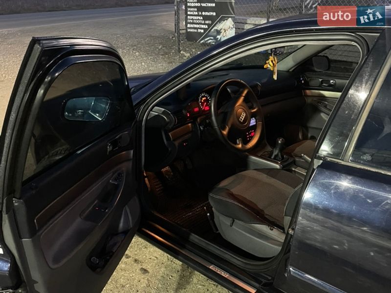 Седан Audi A4 2000 в Хусте