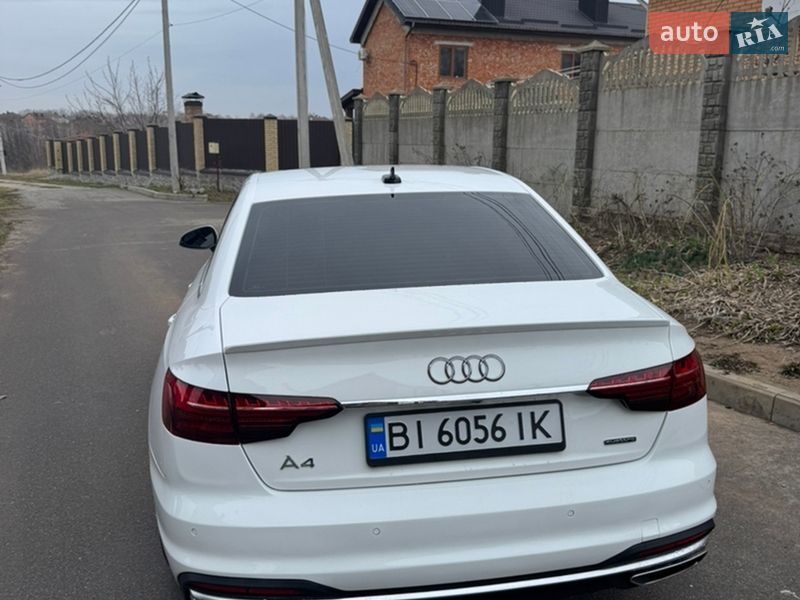 Седан Audi A4 2021 в Полтаві